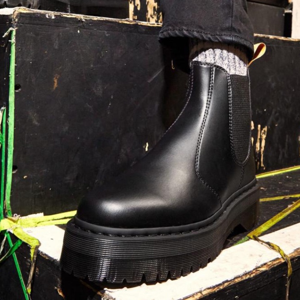 Black Platform Chelsea Boots - Picture 3 of 9